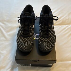 Nike Black and Gray KD Trey 5- Like New!!!         Size 9